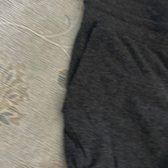 Lululemon cropped joggers - Picture 3 of 4